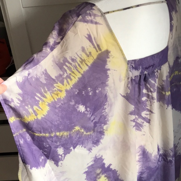 Beautiful Abstract Design Beach Coverup - Picture 4 of 4